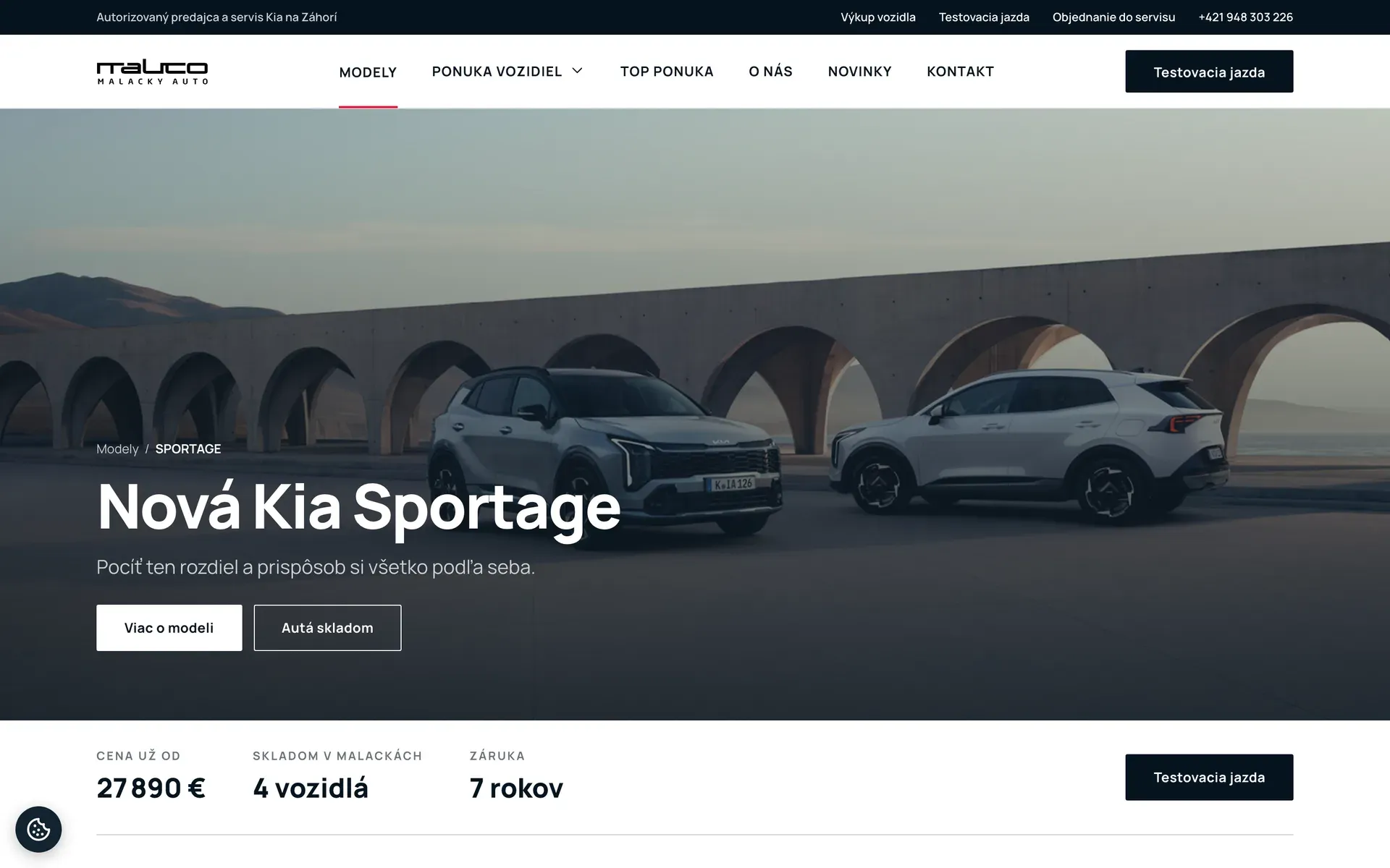 Web Malacky Auto – stránka modelu Kia Sportage s fotografiou dvoch áut pred kamennými oblúkmi